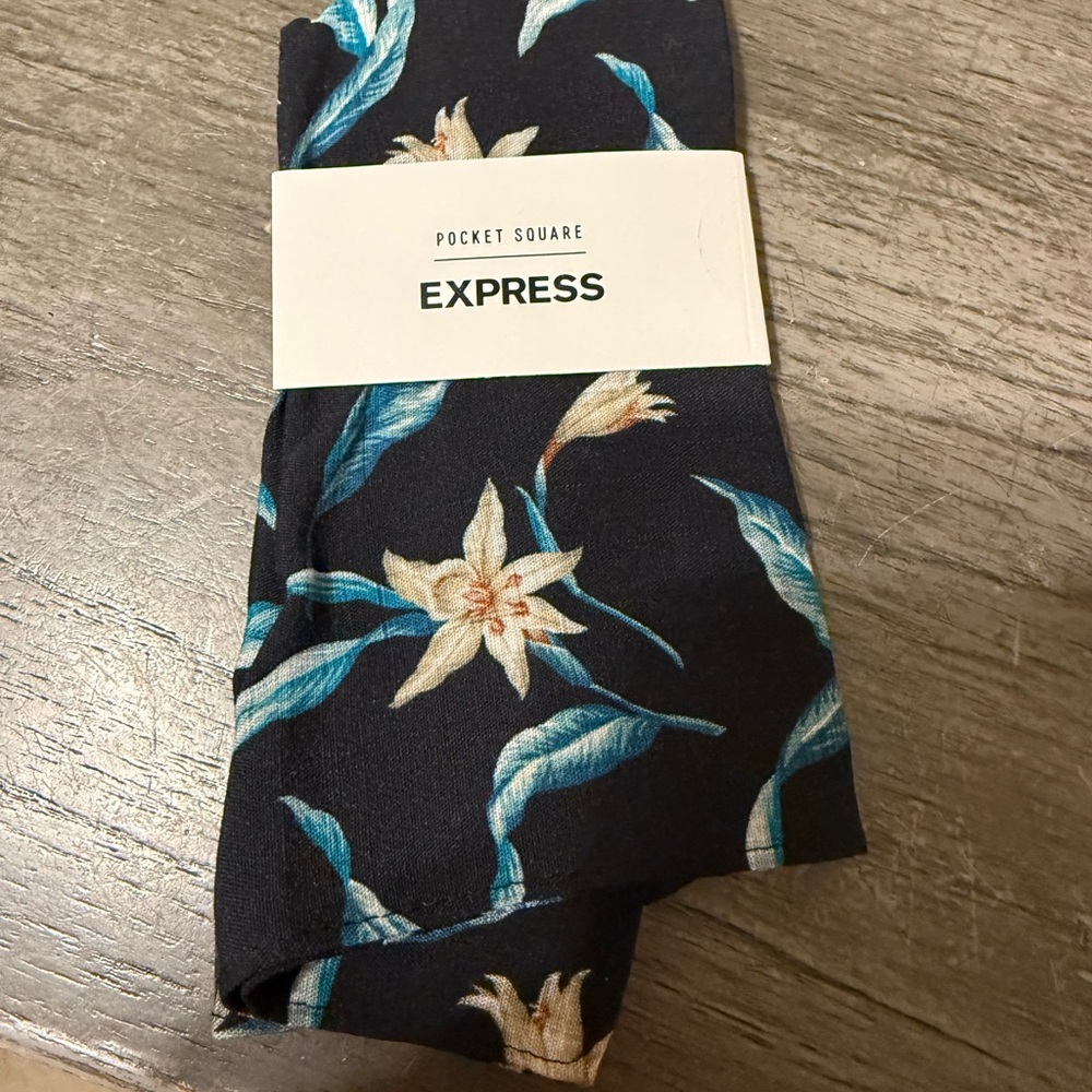 Express Floral Pocket Square